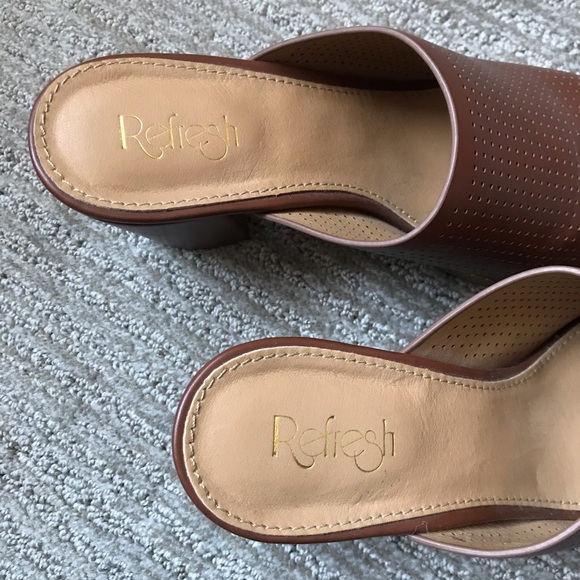 Refresh Ariba Dark Camel Brown Perforated Block Heel Slip On Mules In Size 8.5 - Picture 11 of 12